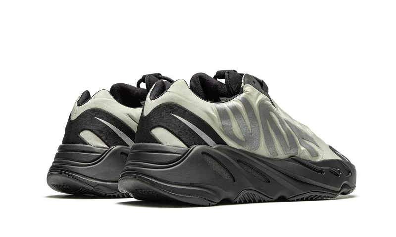 Yeezy Boost 700 MNVN Bone