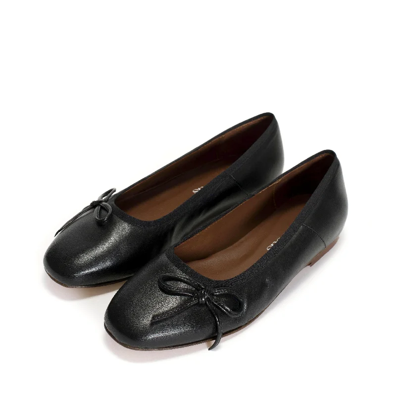 Rhina Silky lamb Black