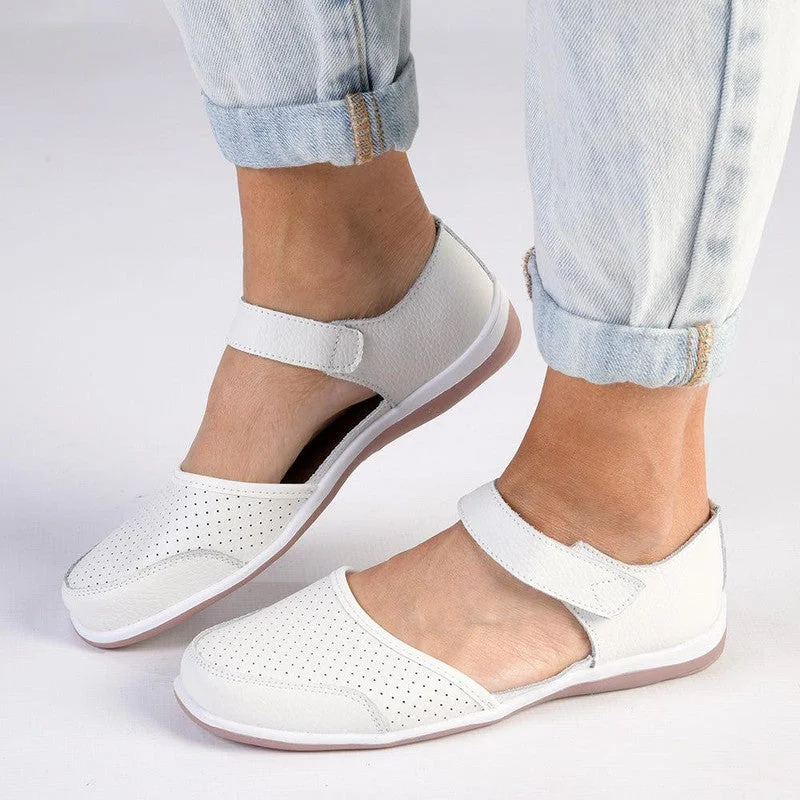 Soft style by Hush Puppies Shondra Flats- White