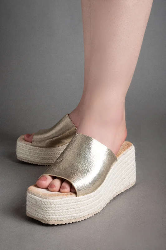 Chunky Sandals - Gold