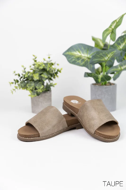 Kalo Slide Sandals