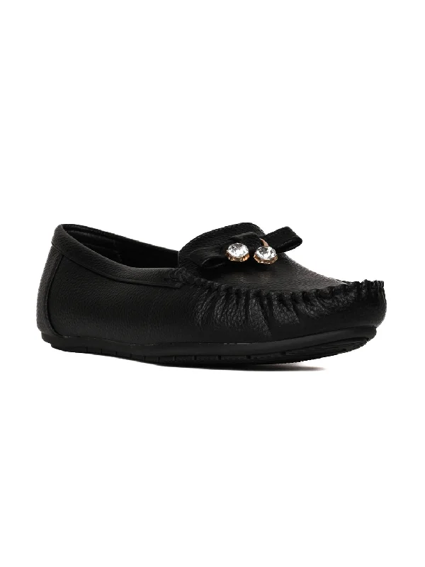 Women Black Textured Loafers