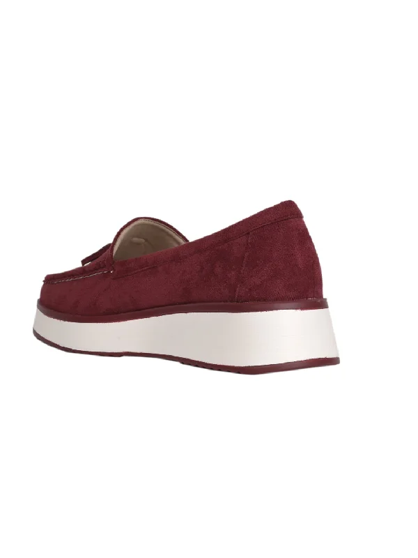 Women Maroon Solid Tassel Loafers